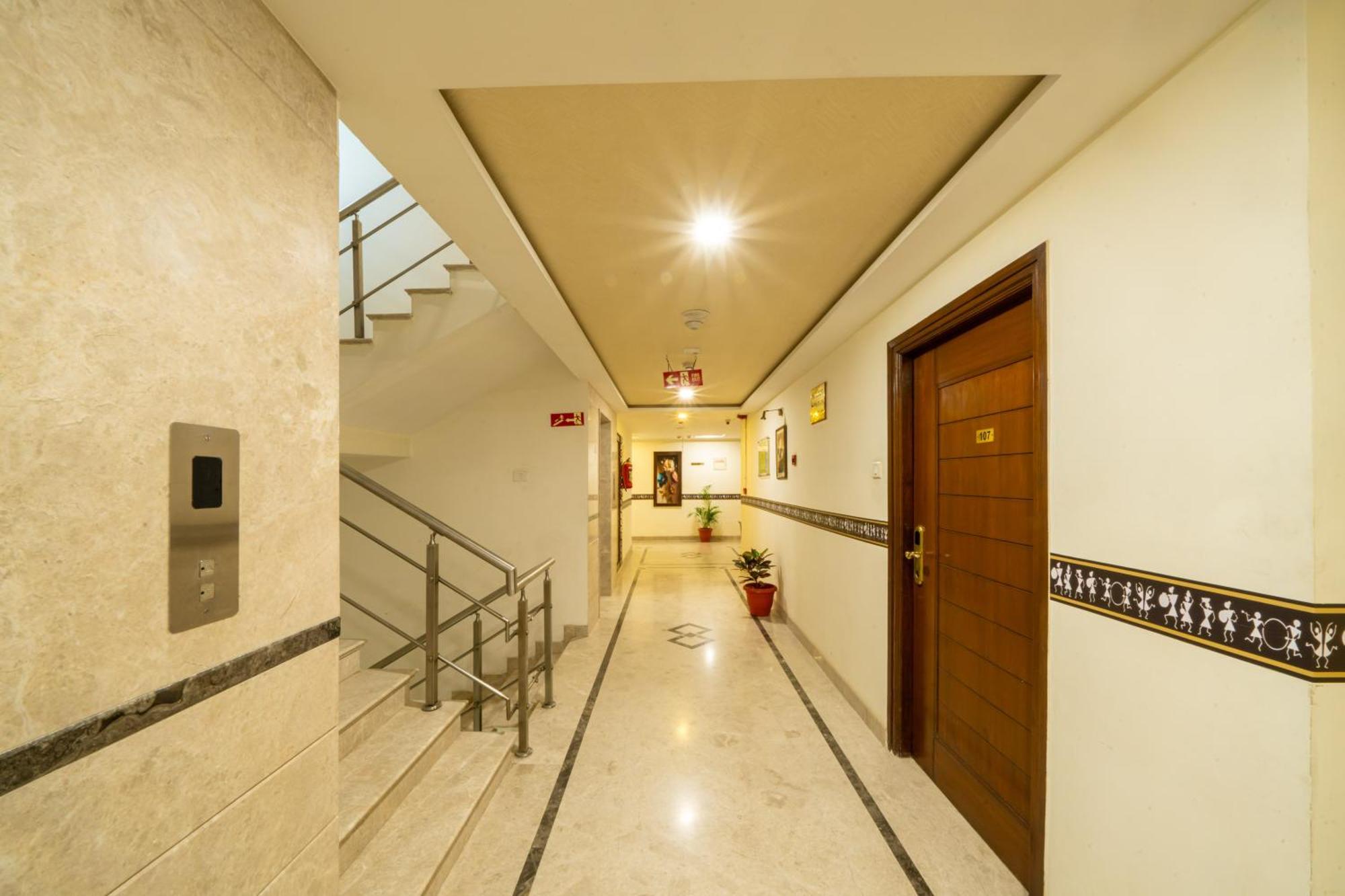 Lords Midtown Suites Bangalore Luaran gambar